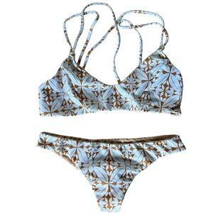 Posh Pua Minimal Tan and white Floral Bikini